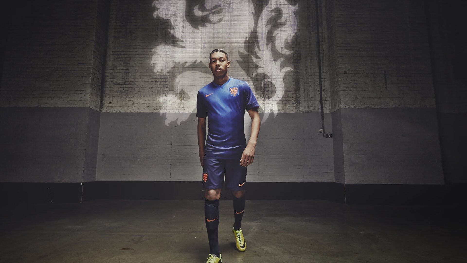 开云esport-美洲杯精彩逆转：永不言弃的足球精神，足球美洲杯宣传片尺度超大